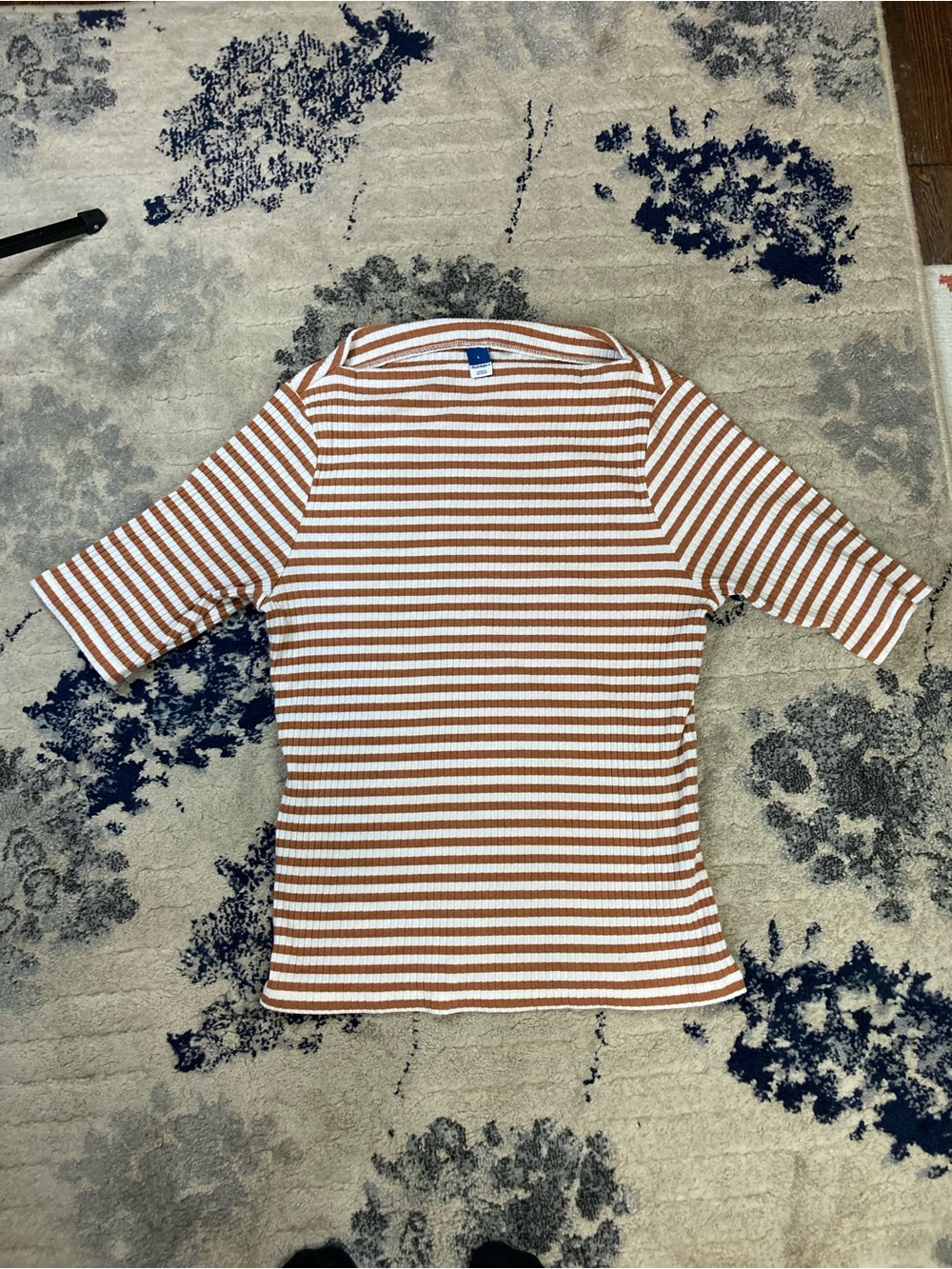 Old Navy White and Rust Striped Short Sleeve Ribbed Top